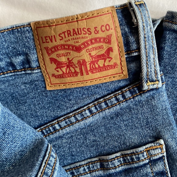 Levi Woman Jeans - Picture 3 of 5